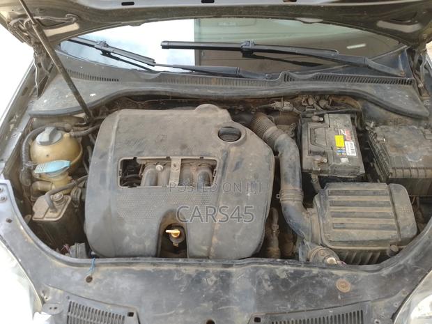 Volkswagen Golf 2005 Gray