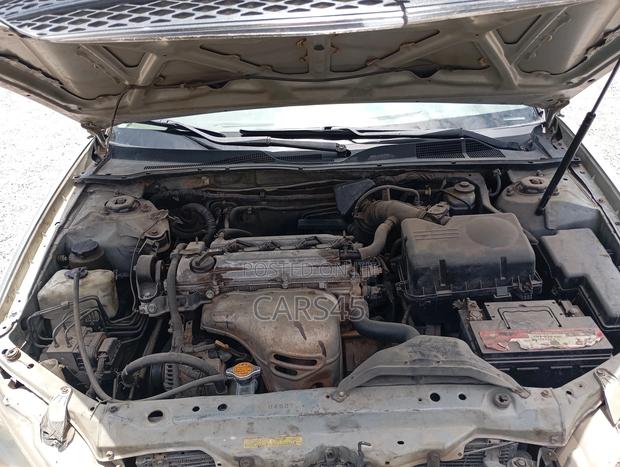 Toyota Camry LE 4dr Sedan (2.4L 4cyl 5M) 2002 Silver