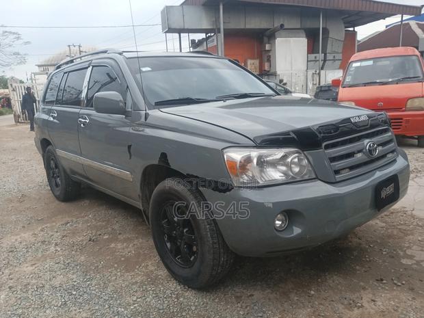 Toyota Highlander Limited V6 2005 Gray