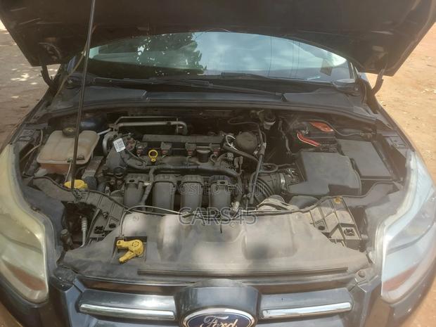Ford Focus Titanium 4dr Hatchback (2.0L 4cyl 6AM) 2014 Black
