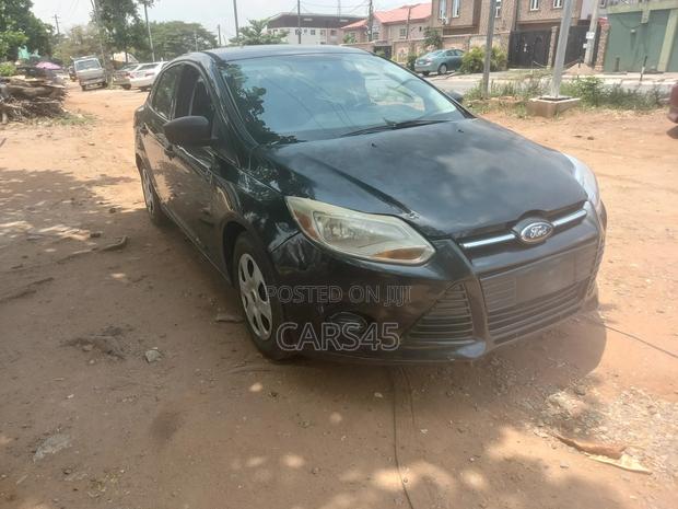 Ford Focus Titanium 4dr Hatchback (2.0L 4cyl 6AM) 2014 Black