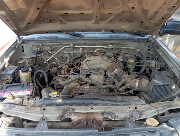 Nissan Xterra 2004 Gray