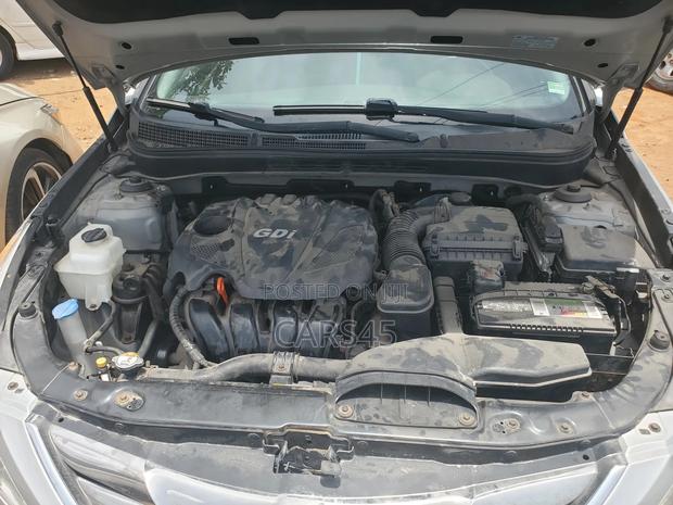 Hyundai Sonata Limited Sedan FWD (2.4L 4cyl 6A) 2013 Silver