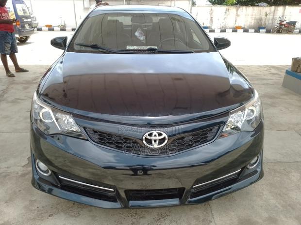 Toyota Camry 2012 Gray