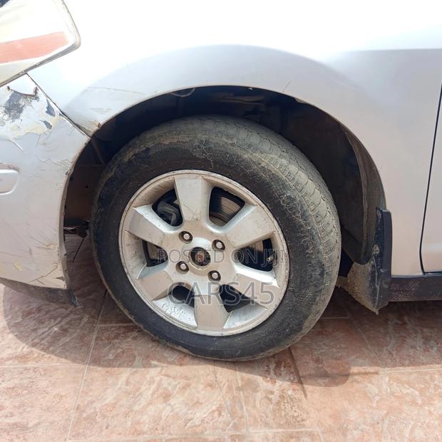 Nissan Versa 2011 Silver