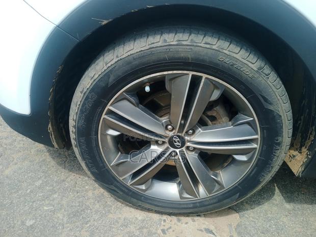 Hyundai Santa Fe 2014 White
