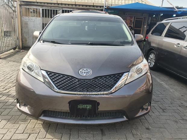 Toyota Sienna 2015 Gray