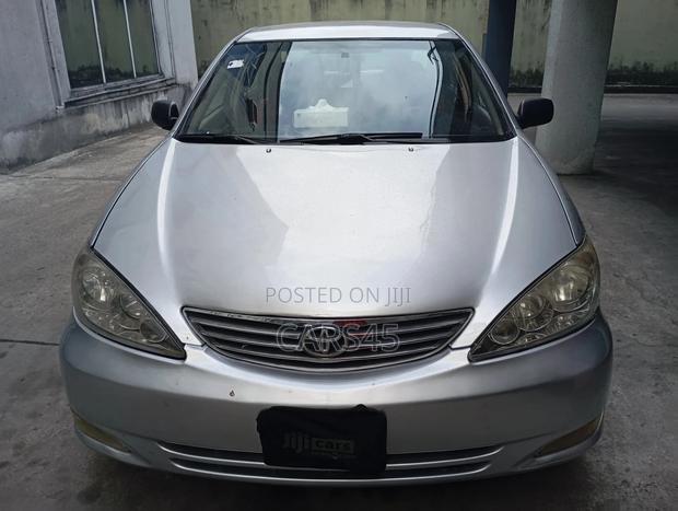 Toyota Camry 2004 Silver