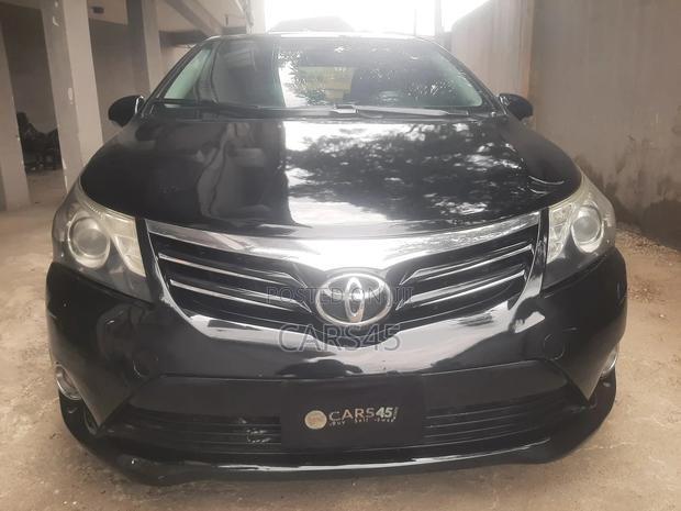 Toyota Avensis 2013 Black