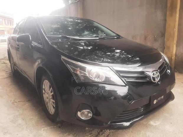 Toyota Avensis 2013 Black