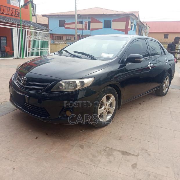 Toyota Corolla 2012 Black
