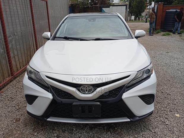 Toyota Camry 2019 White