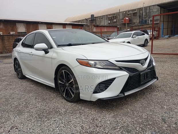 Toyota Camry 2019 White