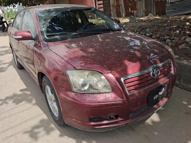 Toyota Avensis 2007 Red