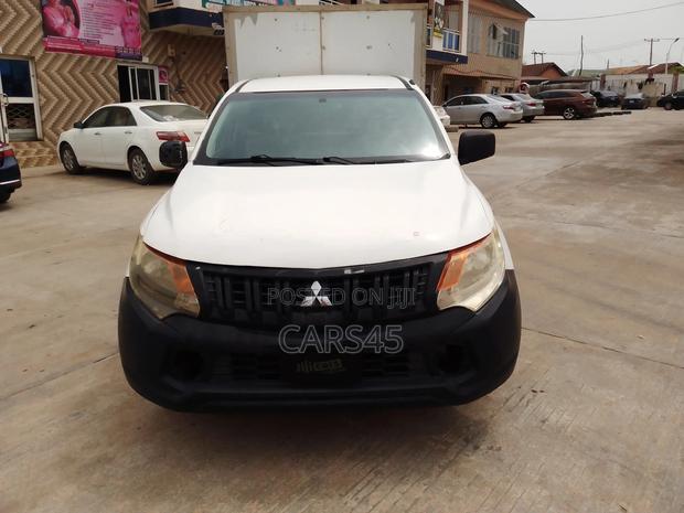 Mitsubishi L200 2016 White