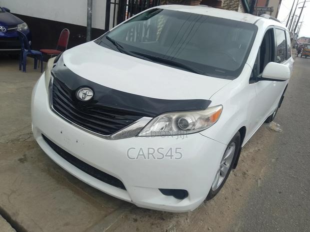 Toyota Sienna 2015 White