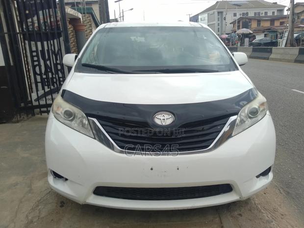 Toyota Sienna 2015 White