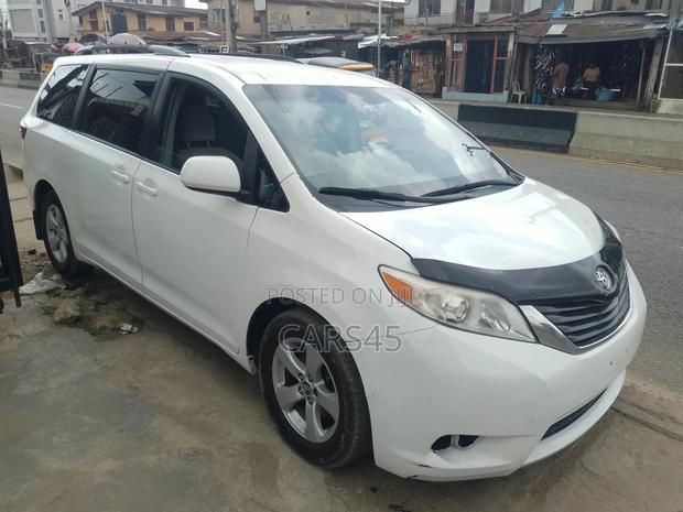 Toyota Sienna 2015 White