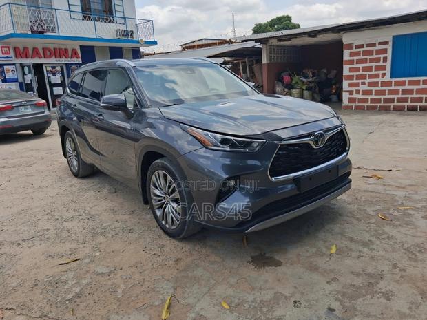 Toyota Highlander 2022 Gray