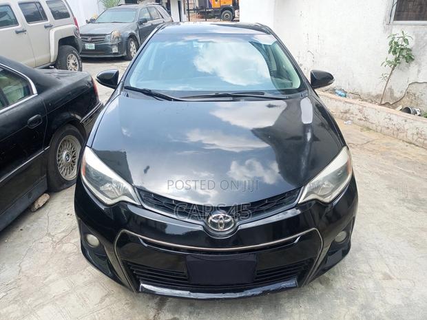 Toyota Corolla 2015 Black