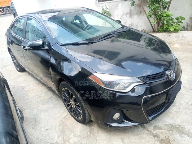 Toyota Corolla 2015 Black