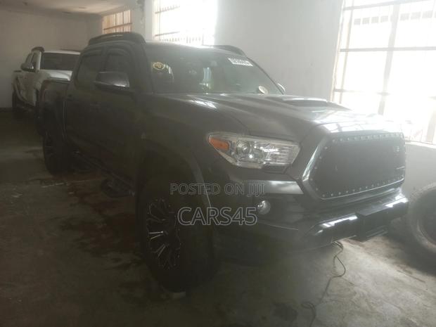 Toyota Tacoma 2021 Gray