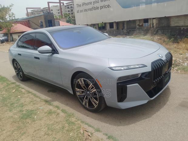 BMW 760 2023 Gray