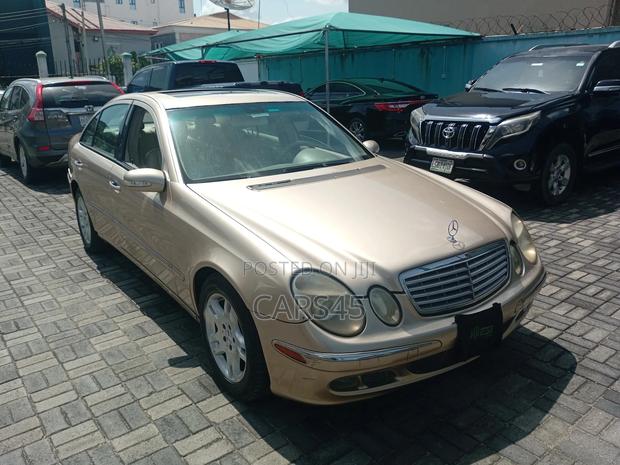 Mercedes-Benz E220 2003 Gold