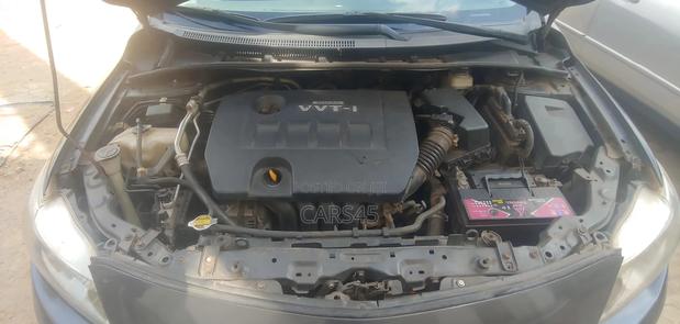 Toyota Corolla 2010 Gray