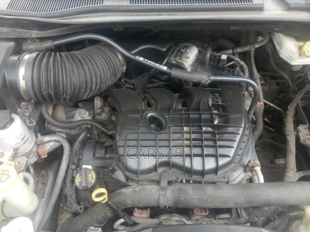 Chrysler Town&Country 2013 Gray