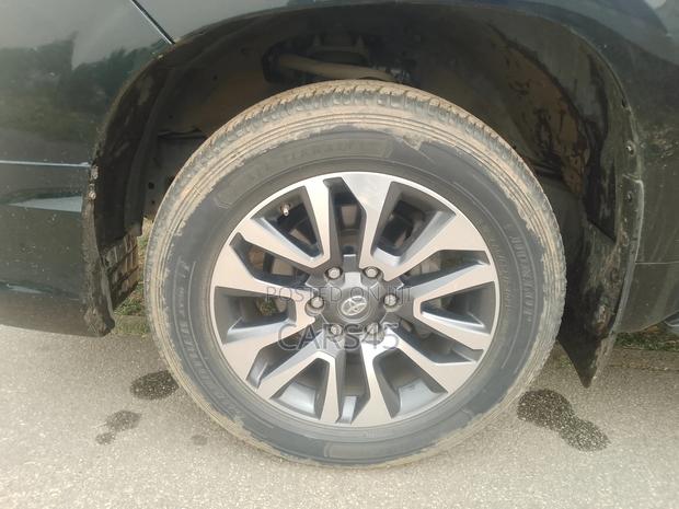 Toyota Land Cruiser 2022 Black