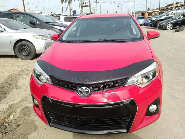 Toyota Corolla 2015 Red