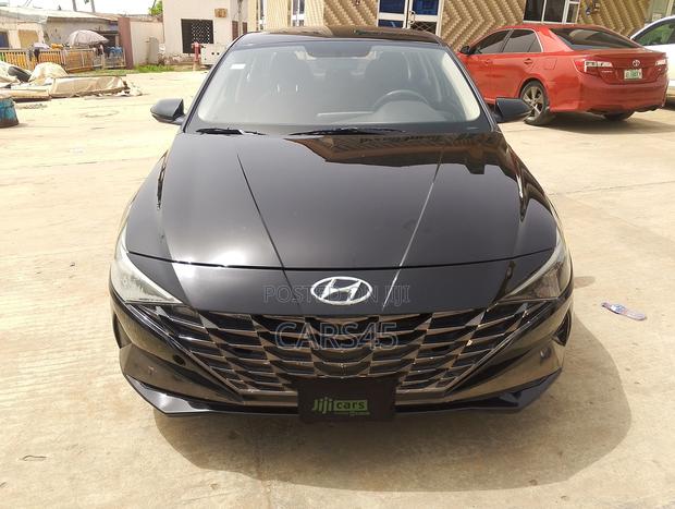 Hyundai Elantra 2022 Black