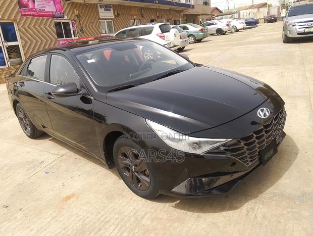 Hyundai Elantra 2022 Black