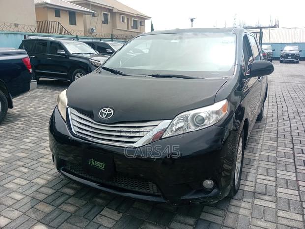 New Toyota Sienna 2013 Black