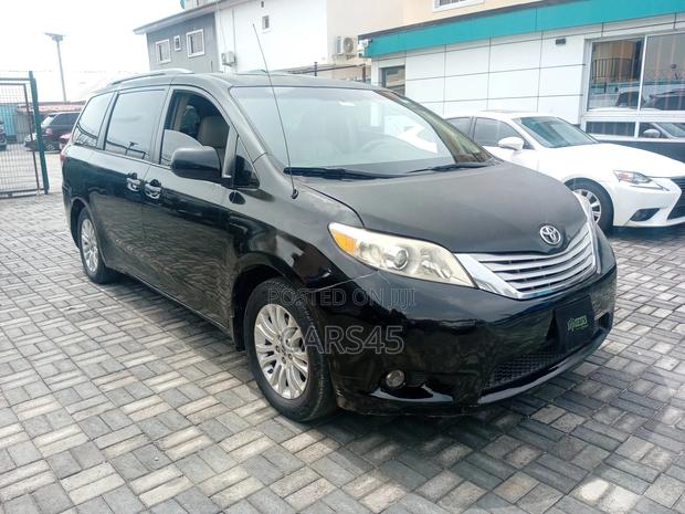 New Toyota Sienna 2013 Black