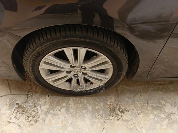 Lexus ES 2013 Brown
