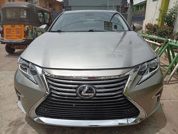 Lexus ES 2016 Silver