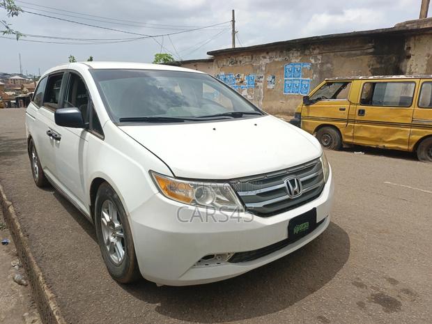 Honda Odyssey 2011 White