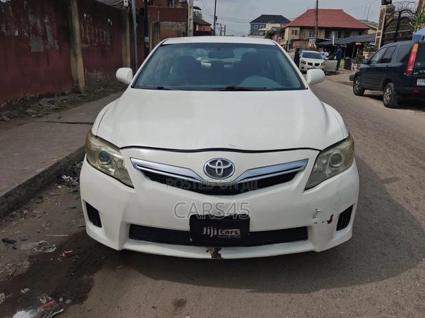 Toyota Camry 2010 Silver