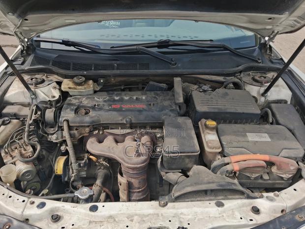 Toyota Camry 2010 Silver