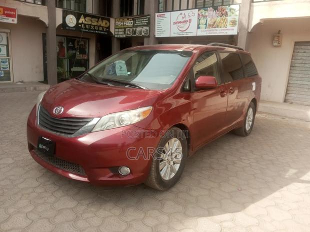 Toyota Sienna XLE 7 Passenger 2010 Red