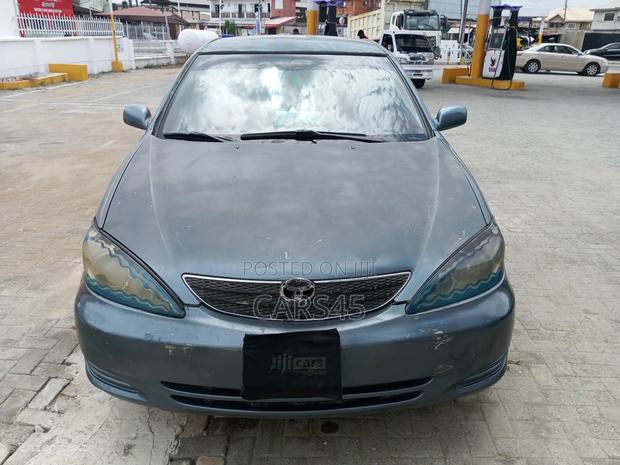 Toyota Camry 2004 Blue