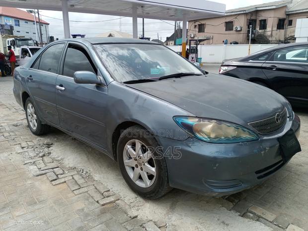 Toyota Camry 2004 Blue