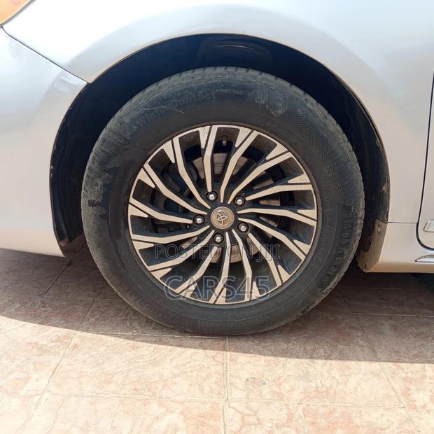 Toyota Camry 2012 Silver