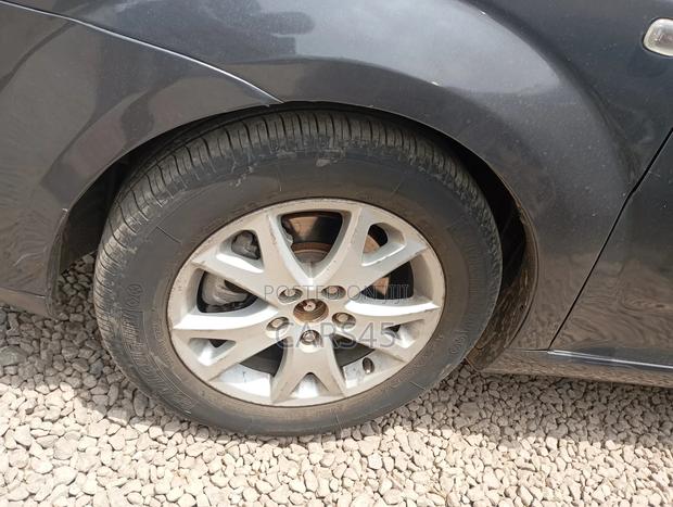 Toyota Verso 2009 Gray