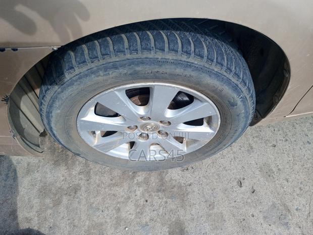 Toyota Camry 2007 Gold
