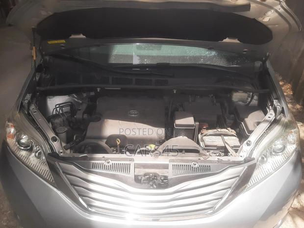 Toyota Sienna 2014 Gray