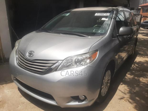 Toyota Sienna 2014 Gray