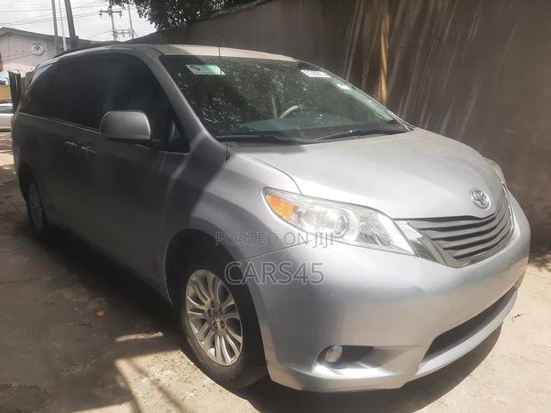 Toyota Sienna 2014 Gray